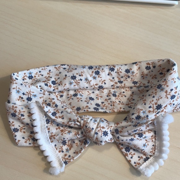 NWOT Set of 4 Stretch Headbands - Picture 4 of 5